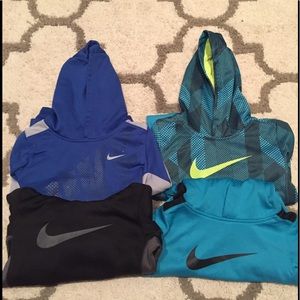 Boys Nike hoodie lot. Size 4.